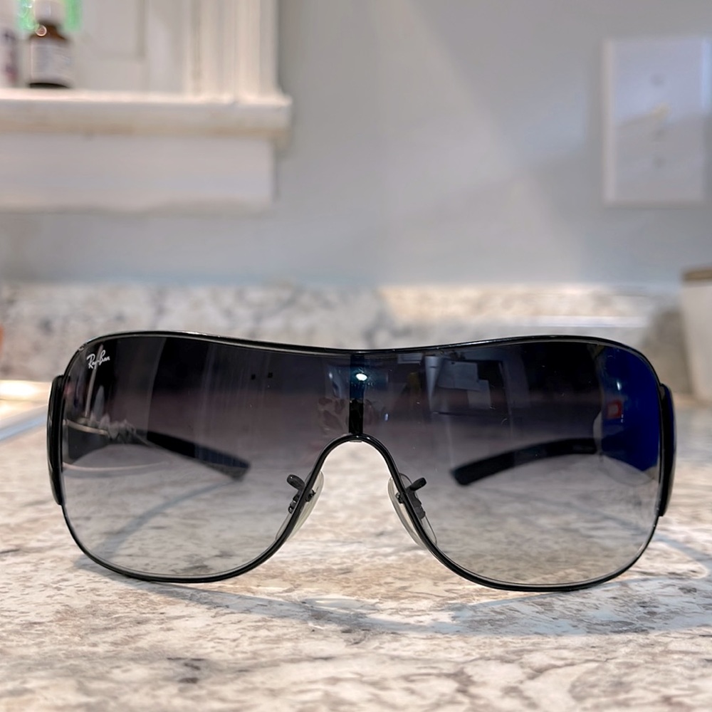 Ray-Ban sunglasses NWOT